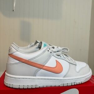 Nike kids 6Y Dunk low Tropical TwisBran New without box